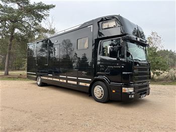 Scania 5-Pferde-Pferdetransporter Roelofsen LIVING 18T